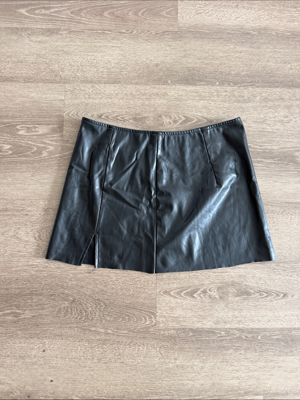 SHEIN Black Faux Leather Mini Skirt with Front Slit